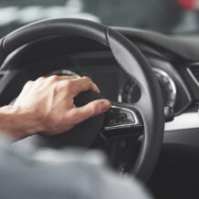 Jak skutecznie zabezpieczać samochód przed kradzieżą: Porady dla kierowców